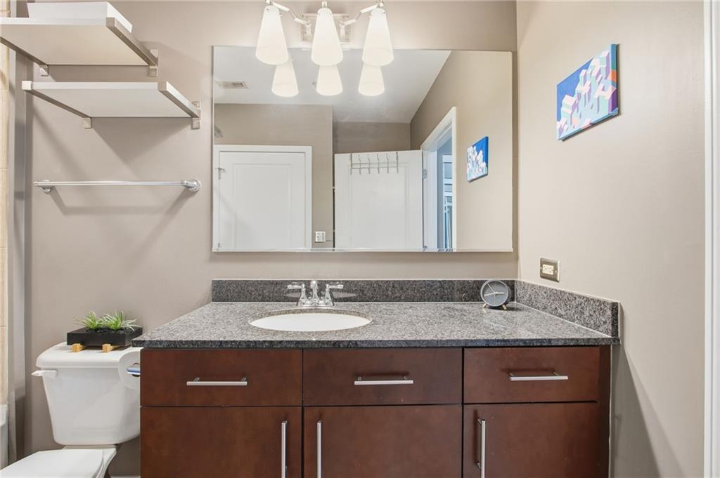 950 W Peachtree Street NW Unit 913