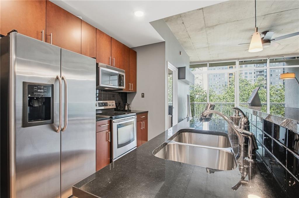 950 W Peachtree Street NW Unit 913