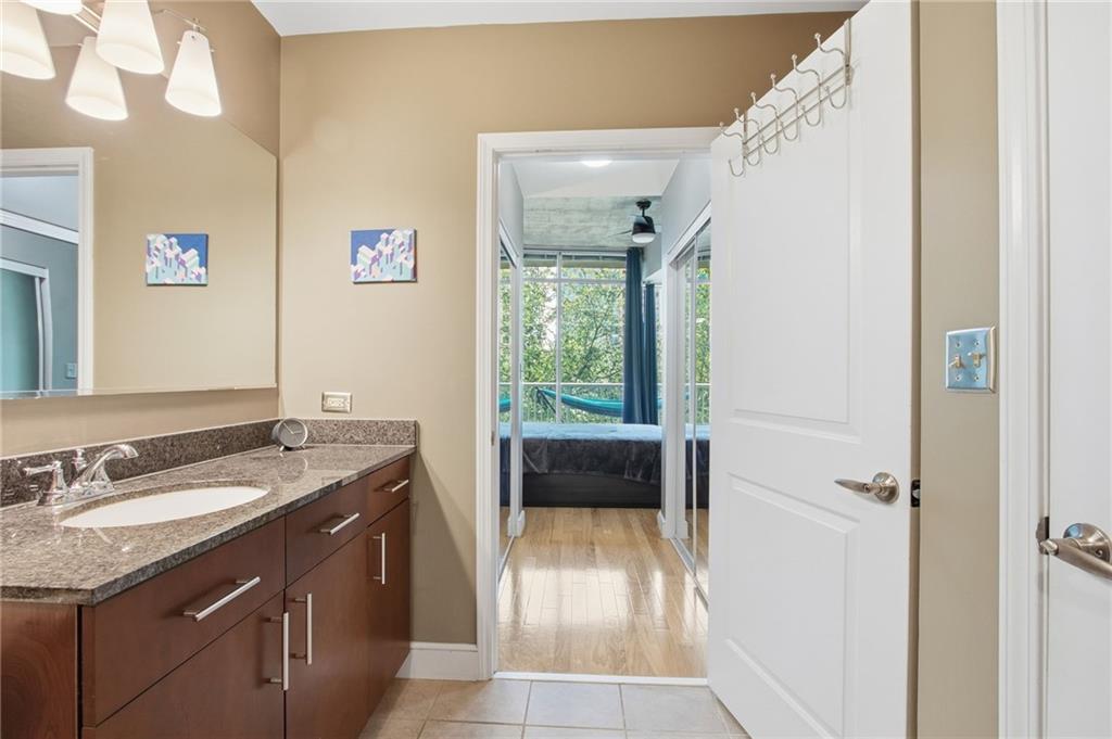 950 W Peachtree Street NW Unit 913