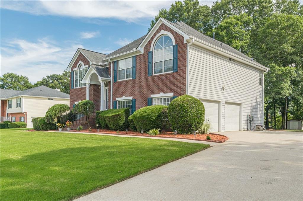 2212 Brandon Lane SW