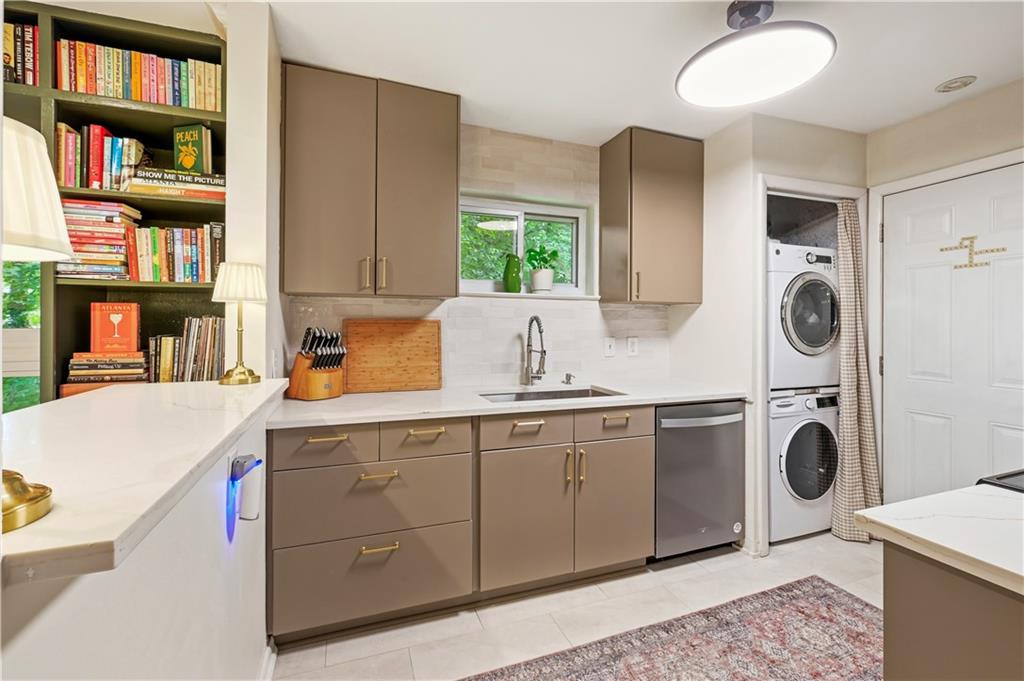 1111 Clairemont Avenue Unit L3