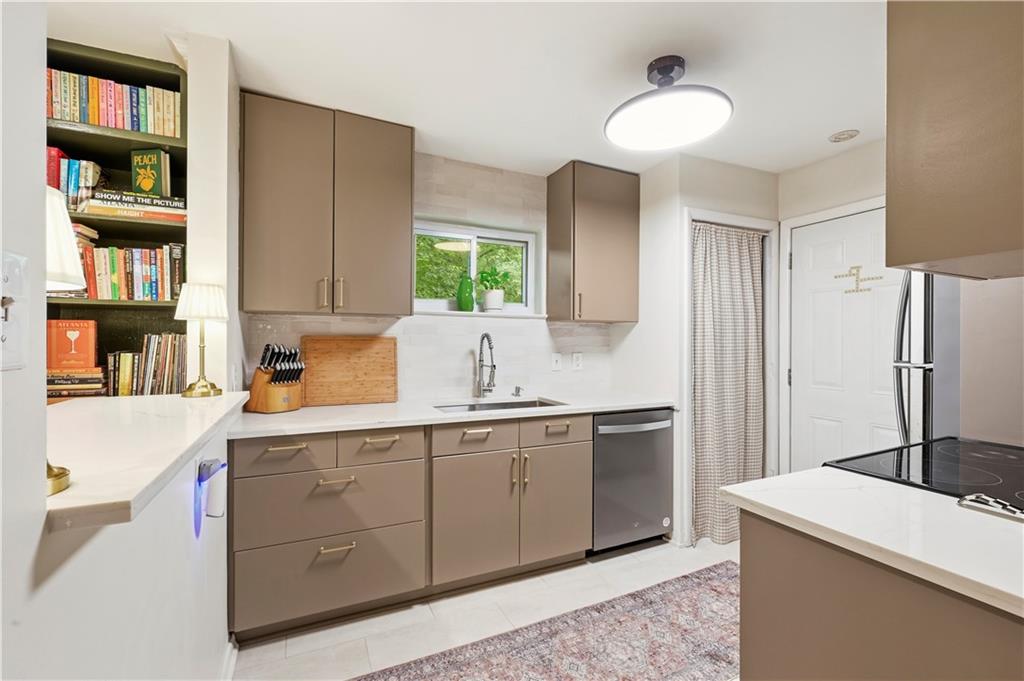 1111 Clairemont Avenue Unit L3