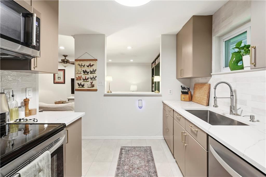1111 Clairemont Avenue Unit L3