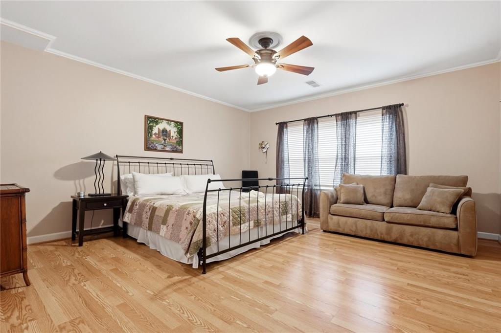 1076 Coronation Drive
