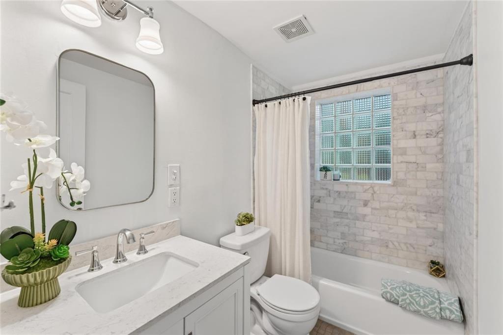 653 Bonaventure Avenue NE Unit 5