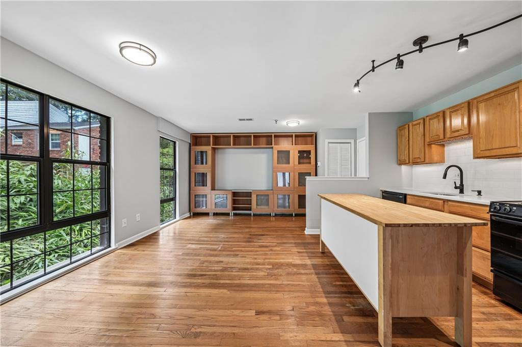 317 8th Street NE Unit 7