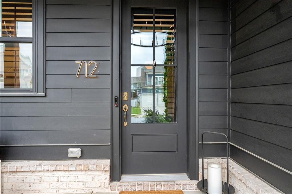 712 Bridgeview Drive