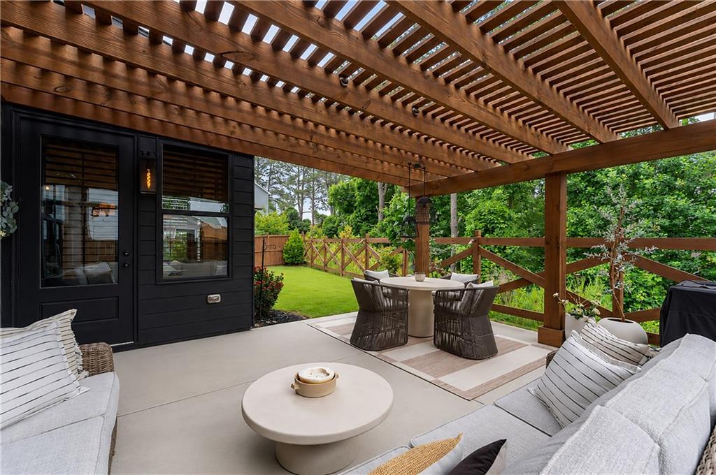 712 Bridgeview Drive