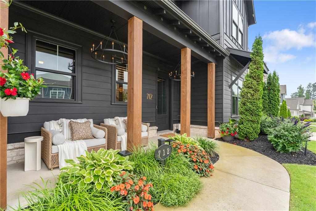 712 Bridgeview Drive
