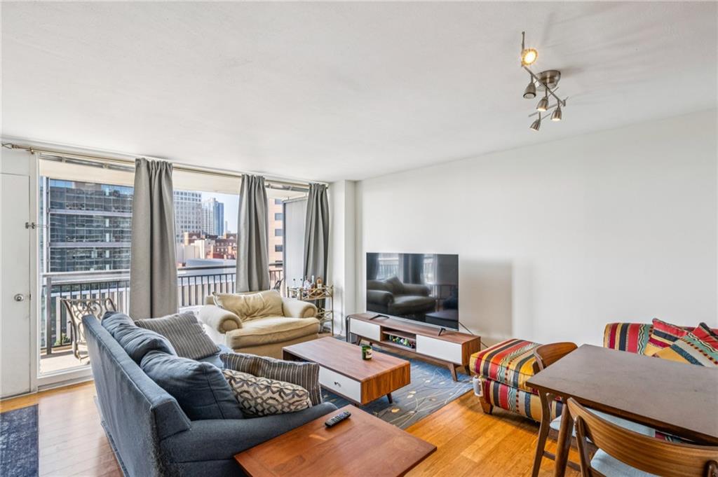 620 Peachtree Street NE Unit 1106