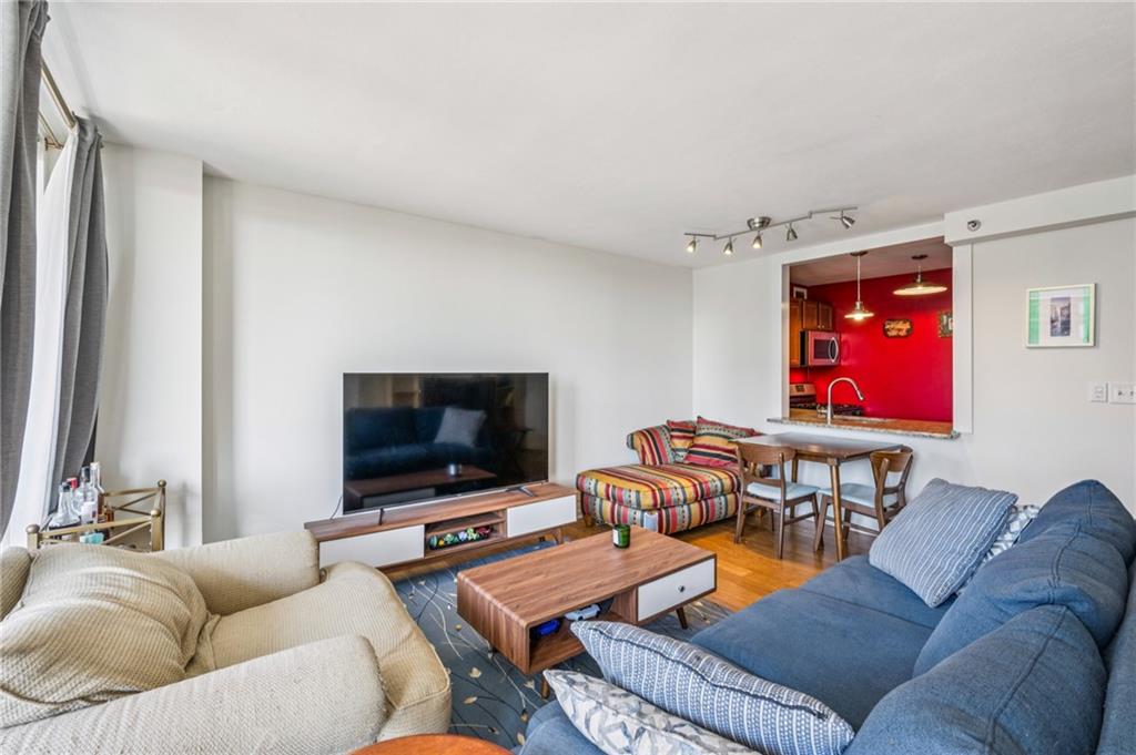 620 Peachtree Street NE Unit 1106