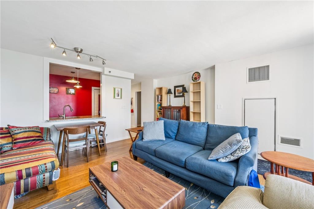 620 Peachtree Street NE Unit 1106