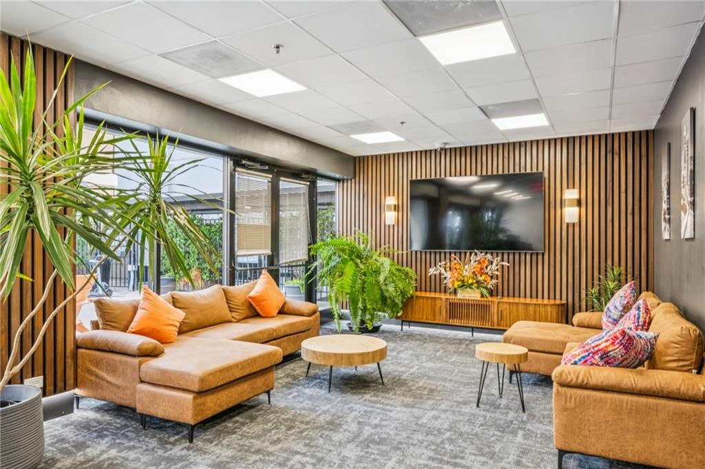 620 Peachtree Street NE Unit 1106