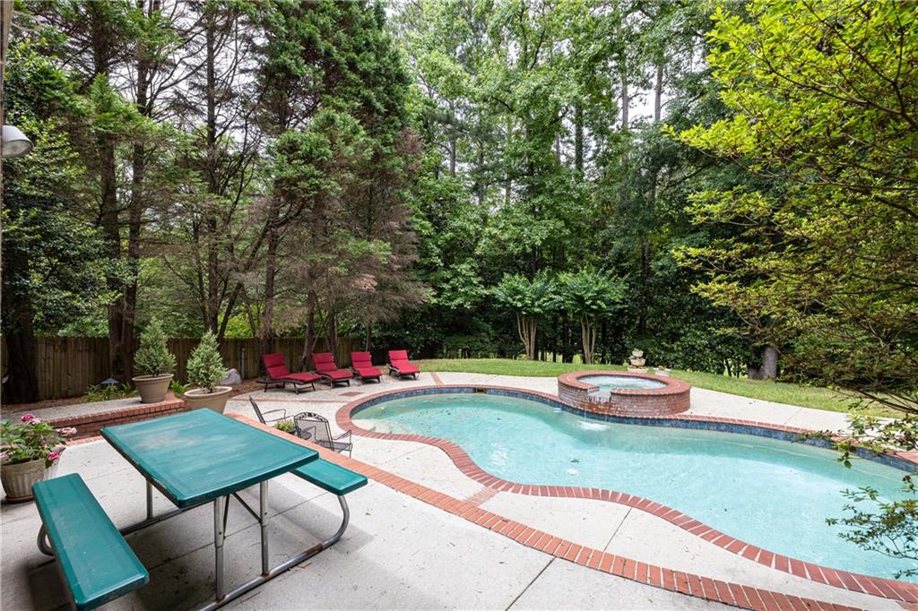 3059 Farmington Drive SE