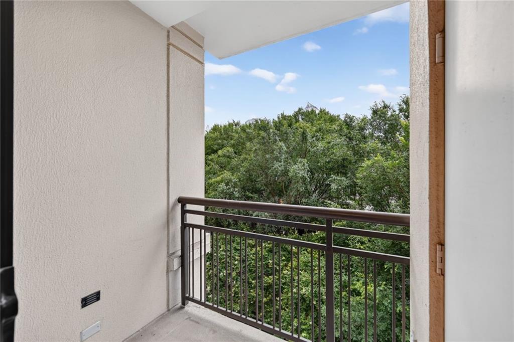 3445 Stratford Road NE Unit 402