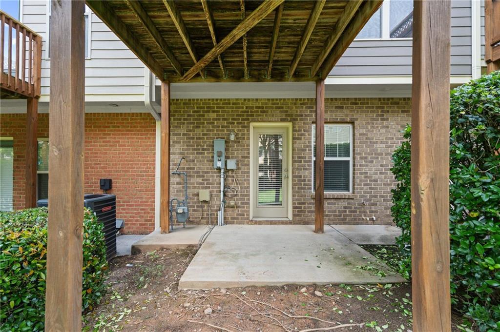855 Stratum Way SE