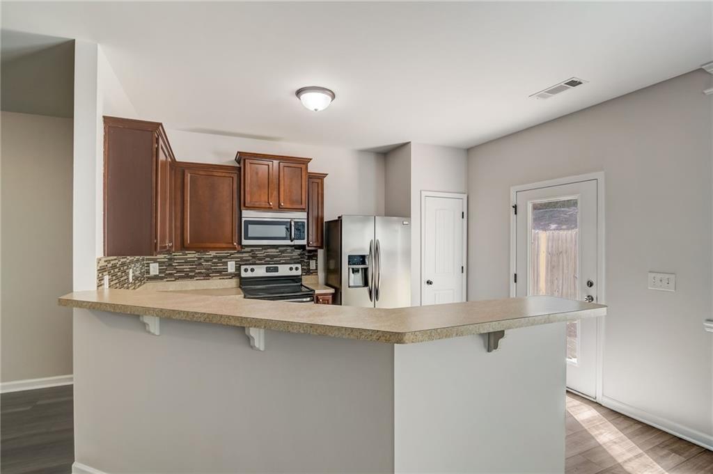 544 Oakside Place