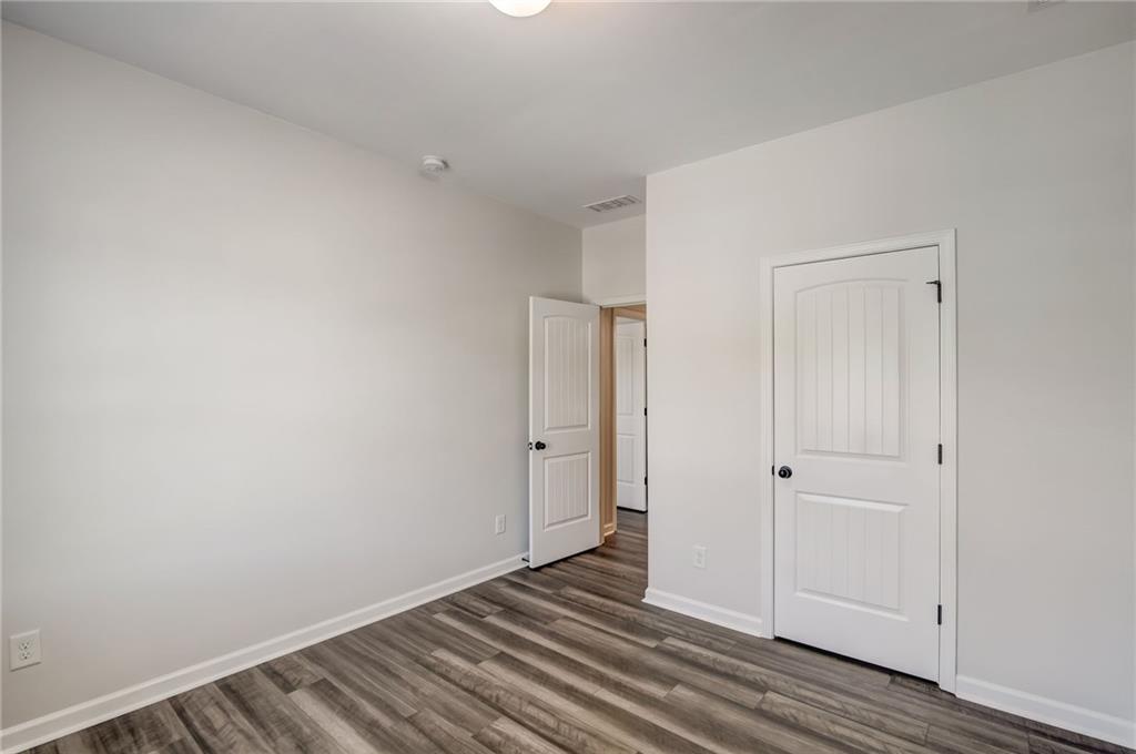 544 Oakside Place