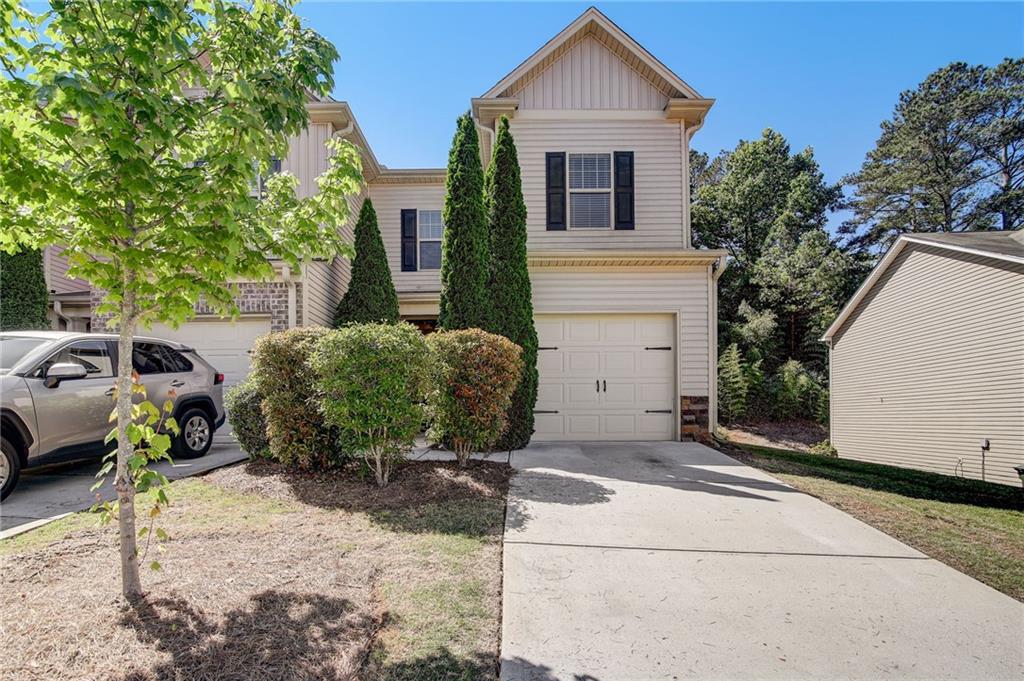 544 Oakside Place