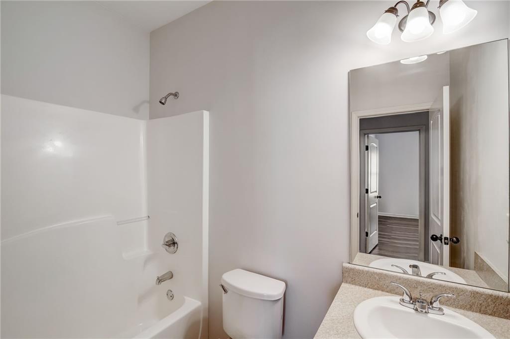 544 Oakside Place
