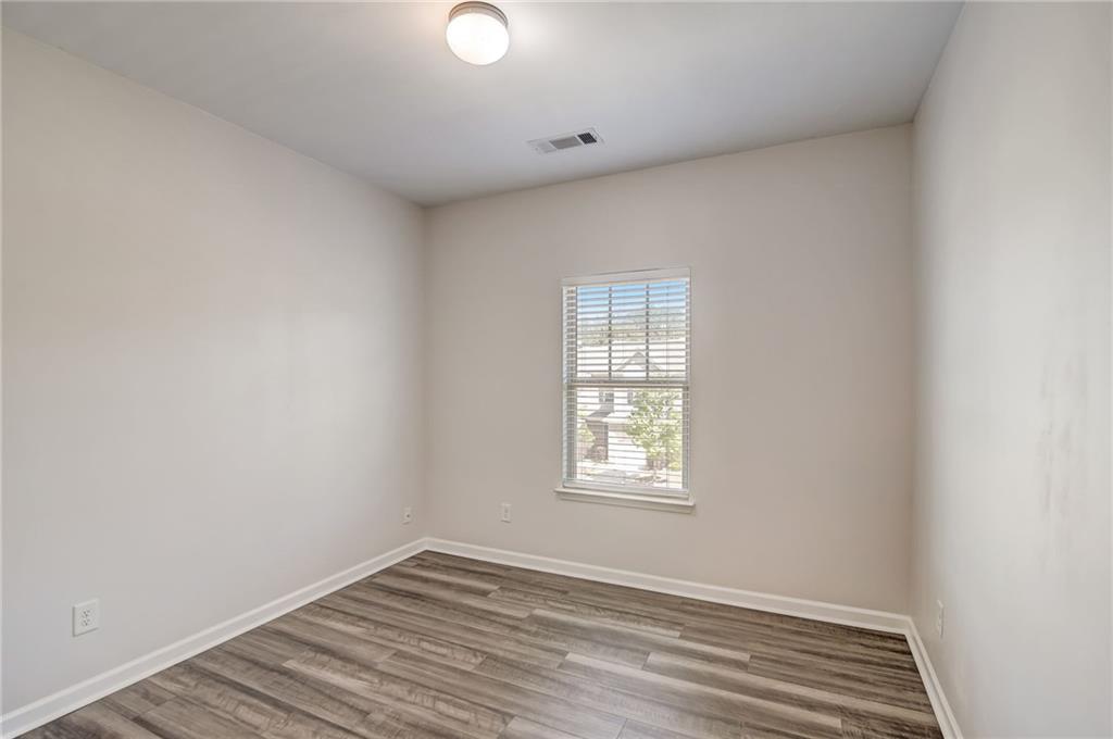 544 Oakside Place