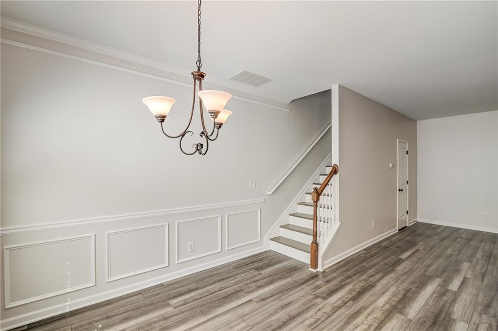 544 Oakside Place