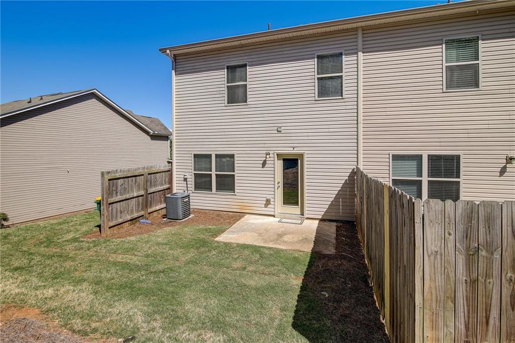 544 Oakside Place