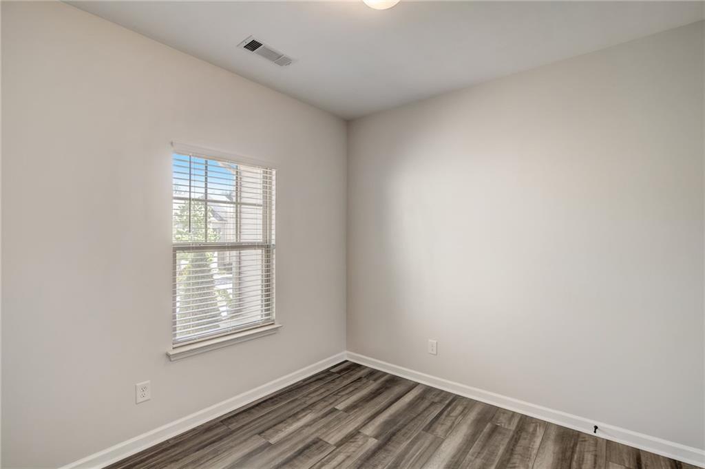 544 Oakside Place