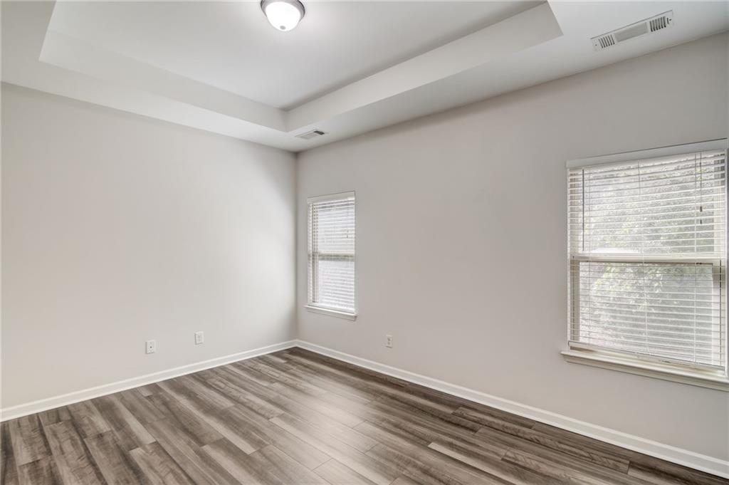 544 Oakside Place