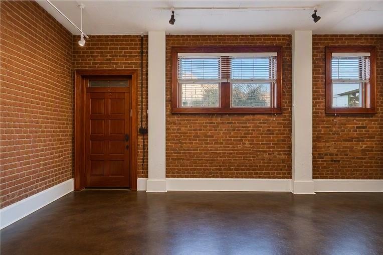 908 Juniper Street NE Unit 4