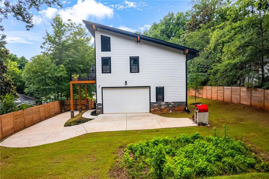 1996 Phillips Drive SE