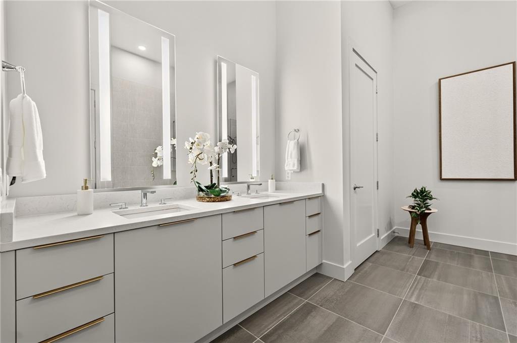 40 12th Street NE Unit 806