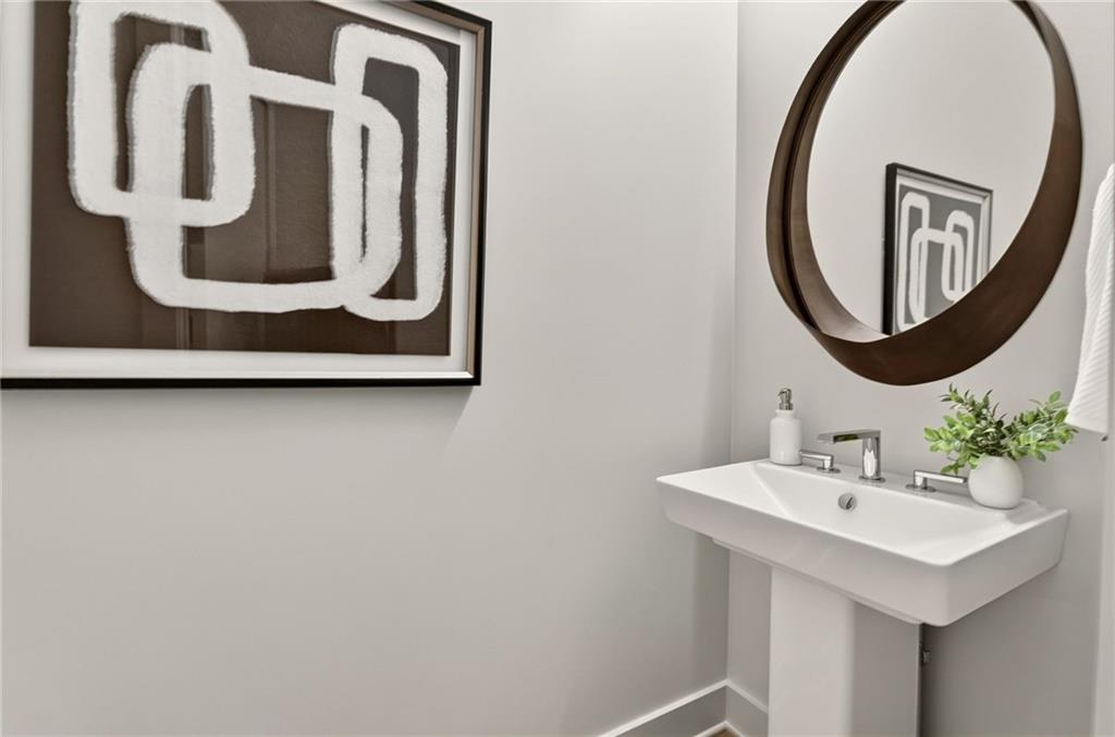 40 12th Street NE Unit 806
