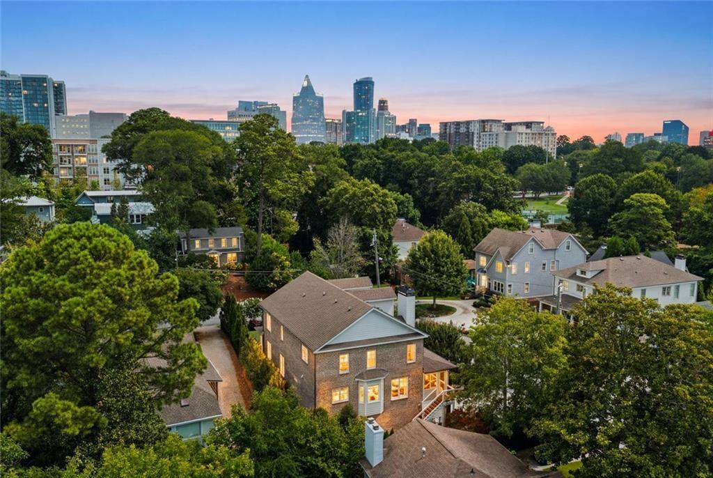 383 Peachtree Avenue NE