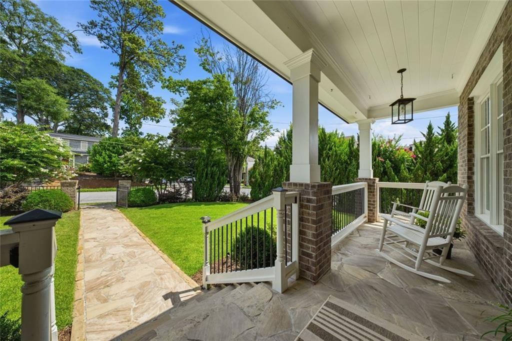 383 Peachtree Avenue NE