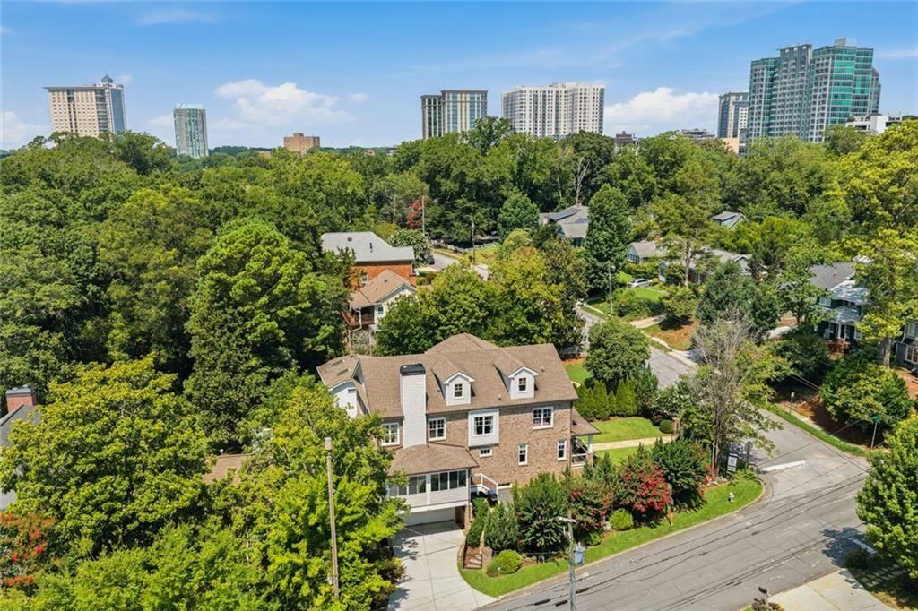 383 Peachtree Avenue NE