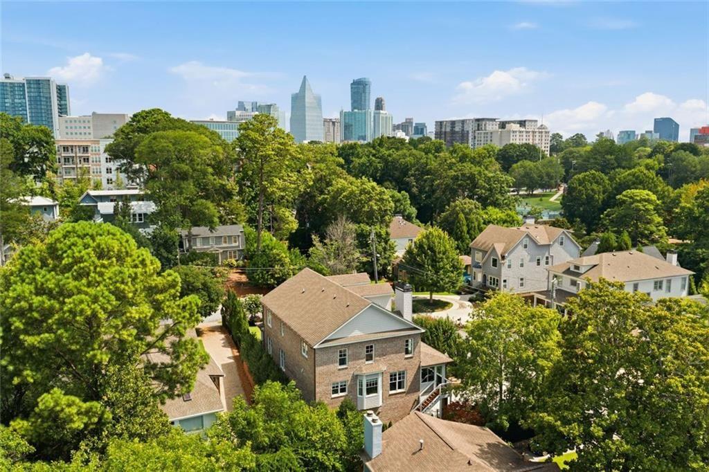 383 Peachtree Avenue NE