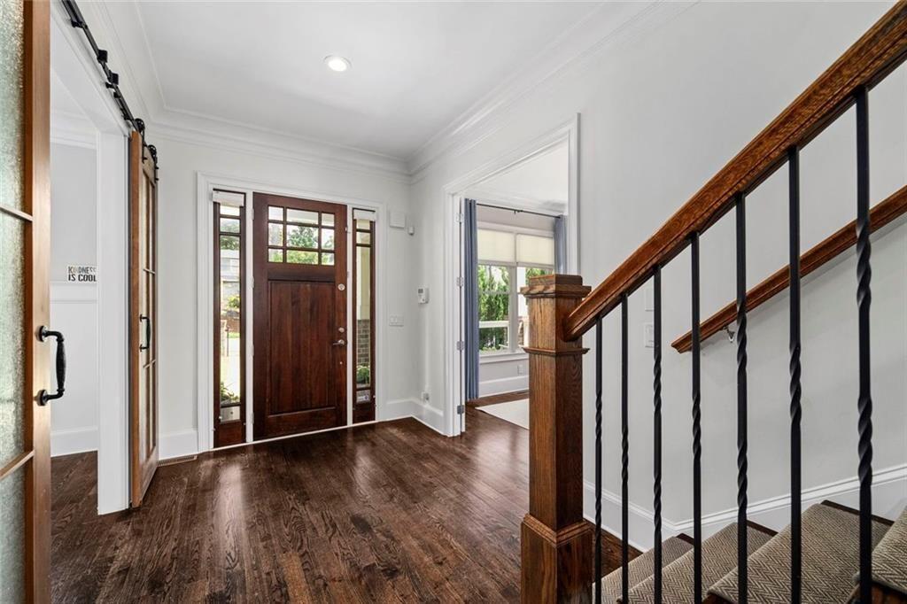 383 Peachtree Avenue NE