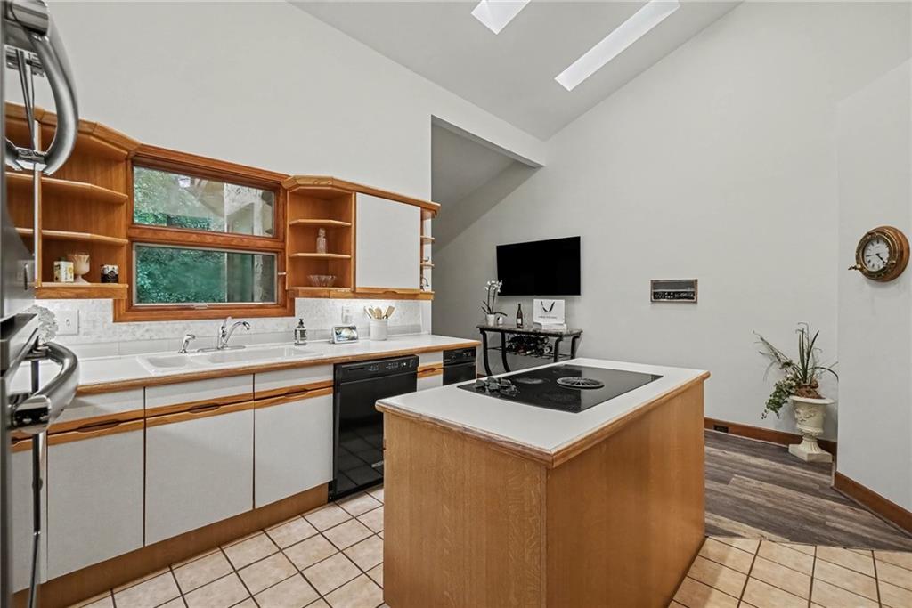 365 Crosstree Lane