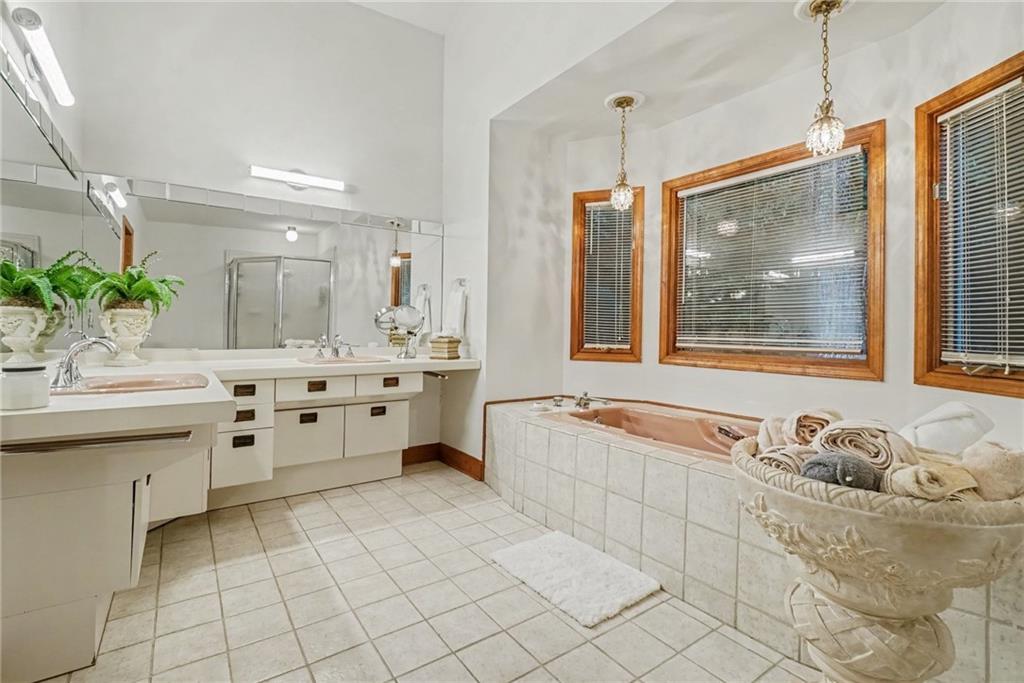 365 Crosstree Lane