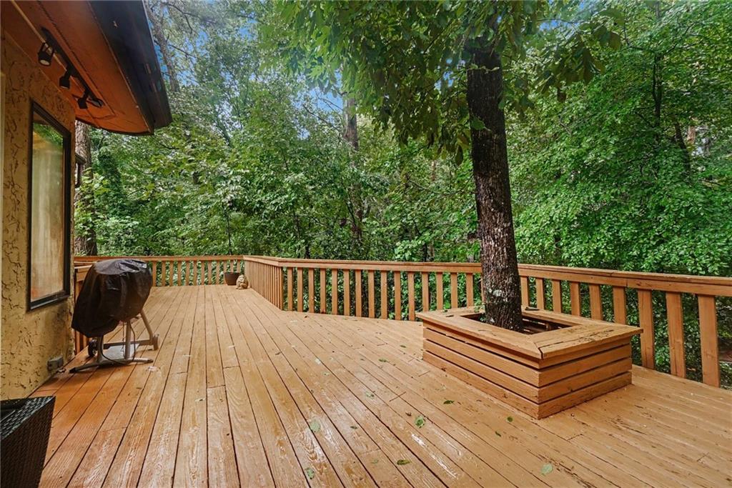 365 Crosstree Lane