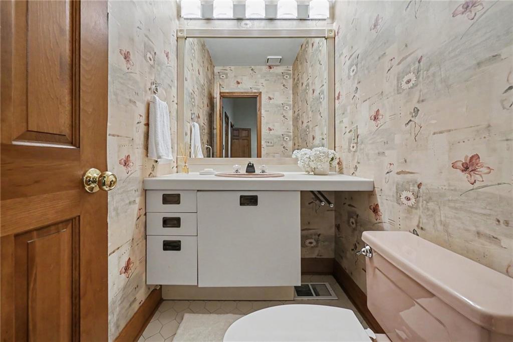 365 Crosstree Lane