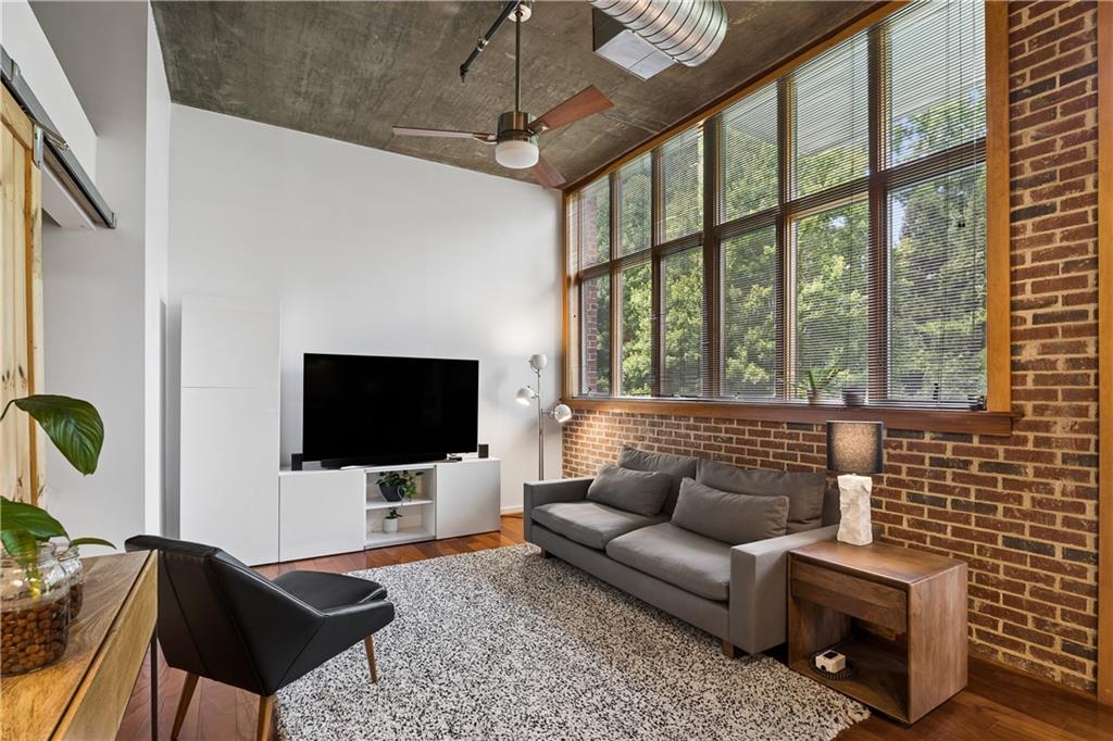 640 Glen Iris Drive NE Unit 517