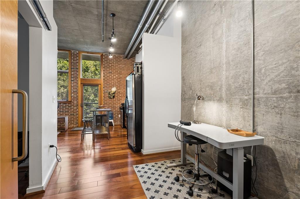 640 Glen Iris Drive NE Unit 517
