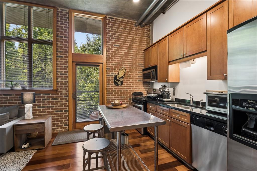 640 Glen Iris Drive NE Unit 517