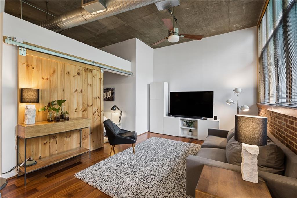 640 Glen Iris Drive NE Unit 517