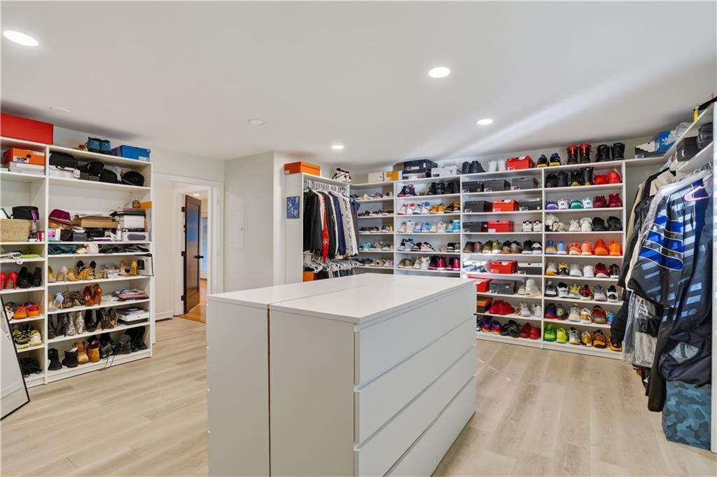 2290 Old Orchard Drive