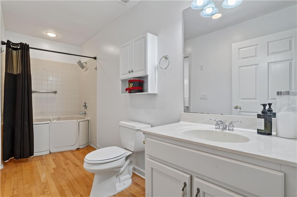 2290 Old Orchard Drive