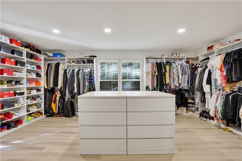 2290 Old Orchard Drive