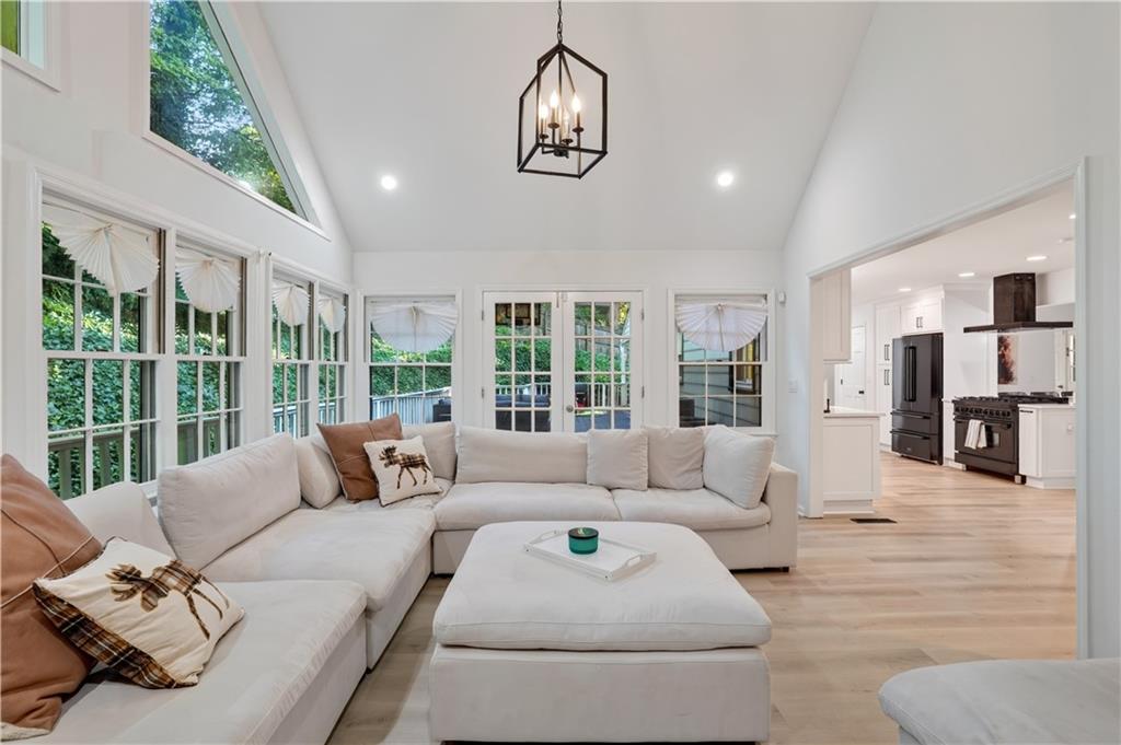 2290 Old Orchard Drive